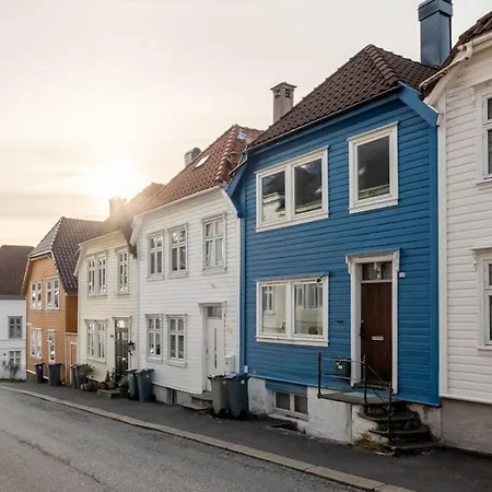 Dinbnb Homes I 700m To Bryggen & Street Parking بيت للعطل