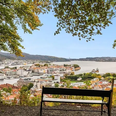 Dinbnb Homes I 700m To Bryggen & Street Parking بيت للعطل *