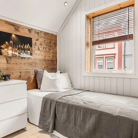 Dinbnb Homes I 700m To Bryggen & Street Parking برغن